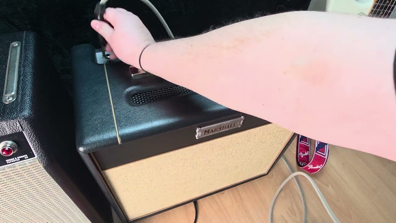 Exploring the Marshall JTM ST20C Combo LOUD & No talking ... 