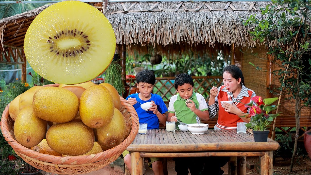 Sweet and Fresh Kiwi fruit for my funny brothers | Fruit at the market in my homeland
