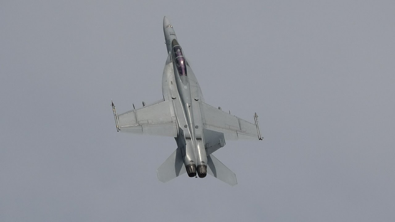 RAAF Boeing F/A-18F Super Hornet A44-202 Display Melbourne Grand Prix 2017