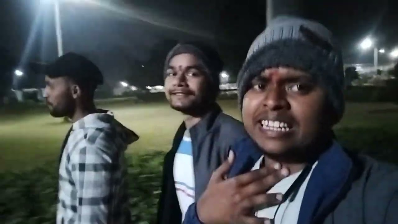 Park Aa Gye Dosto Ke Sath 😊
