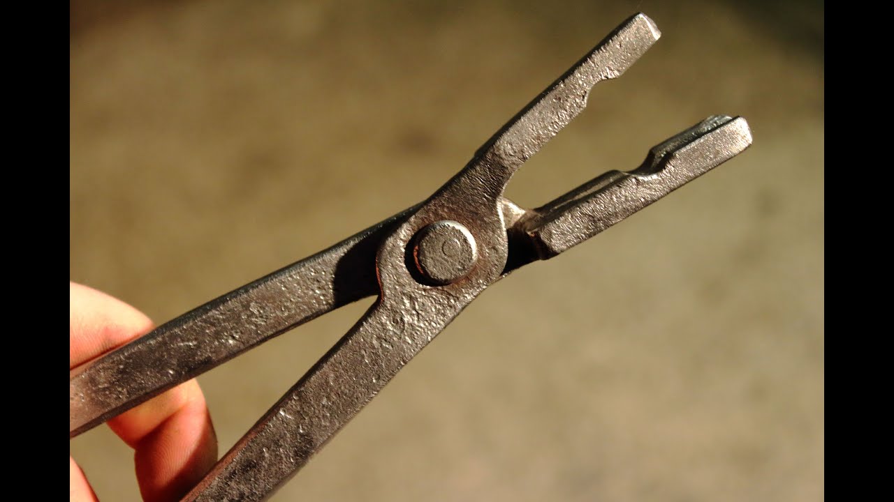 Blacksmithing - Hand  Forging a pair of blacksmiths tongs / Flatbit Tongs