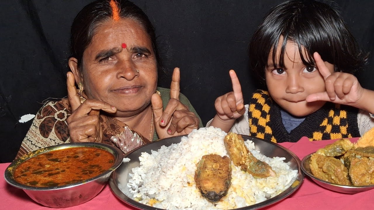 Fish curry and rice eating with Aaradhya 🥰😋 #totalfoodeating #mukbang #eatingshow #fish #indianfood 