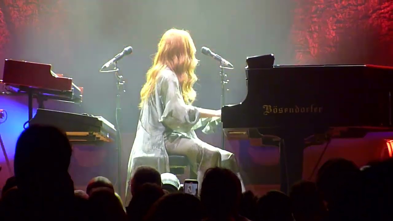 Body and Soul Personal Jesus -Tori Amos Belfast 27th March 2023