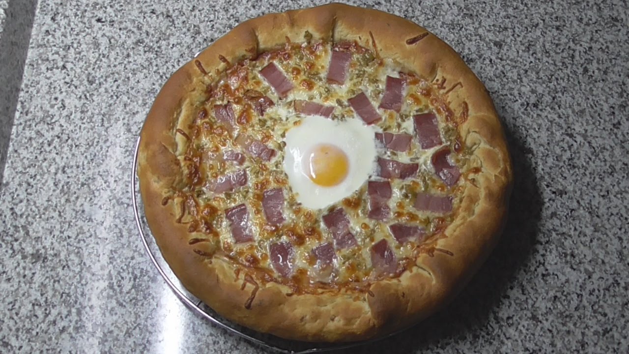 Pizza con los bordes rellenos de queso (receta completa)