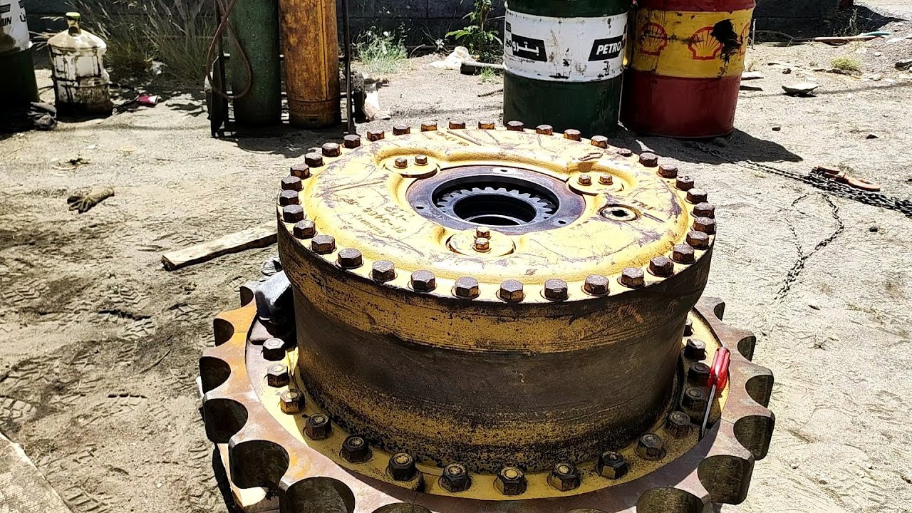 replacing the new oil seal of the final drive D9N caterpillar