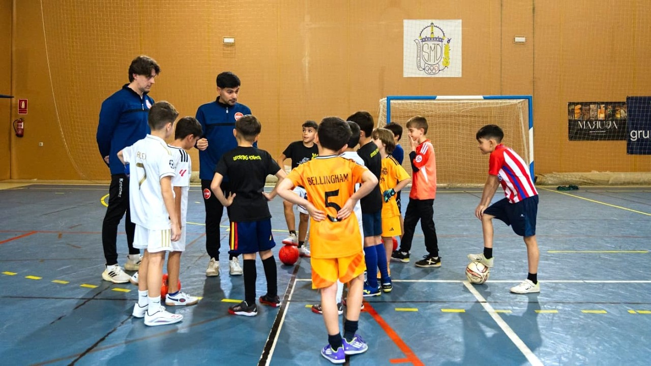 Tecnificación de fútbol sala con los seleccionadores Rafa Gil y Guillermo Pérez en Morata de Tajuña