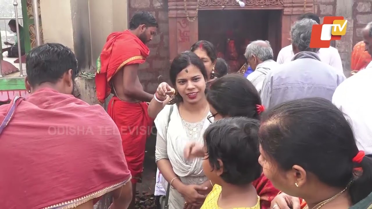 Devotees offer prayers at Akhandalamani Temple in Bhadrak on 1st day of new year