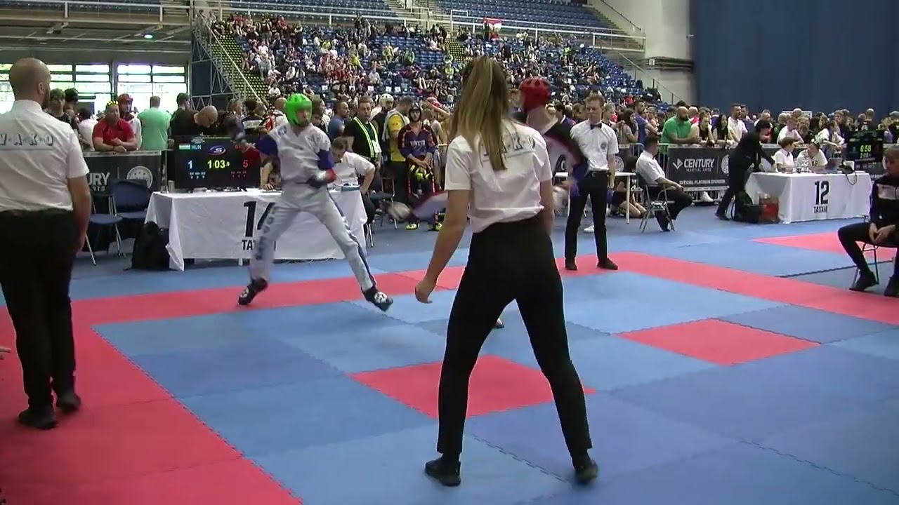 Daniel Bondar v Aidan Lennan Hungarian World Cup 2024