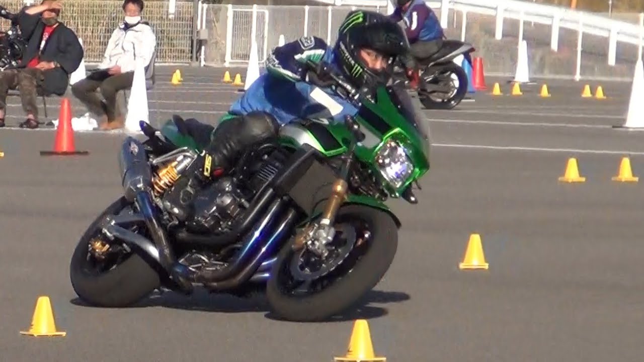 2021/12/5 B7 Wada選手 ZRX1200daeg_h2_TRY GYMKHANA CUP最終戦