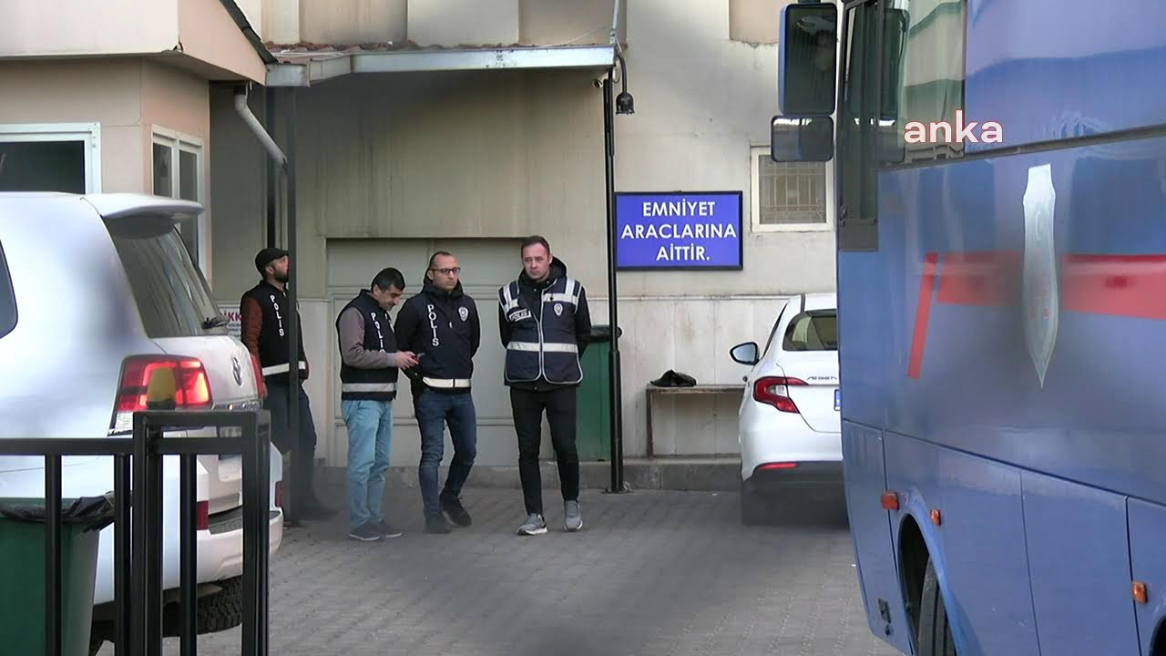 Narin Güran cinayeti davası duruşması için sanıklar adliyeye getiriliyor