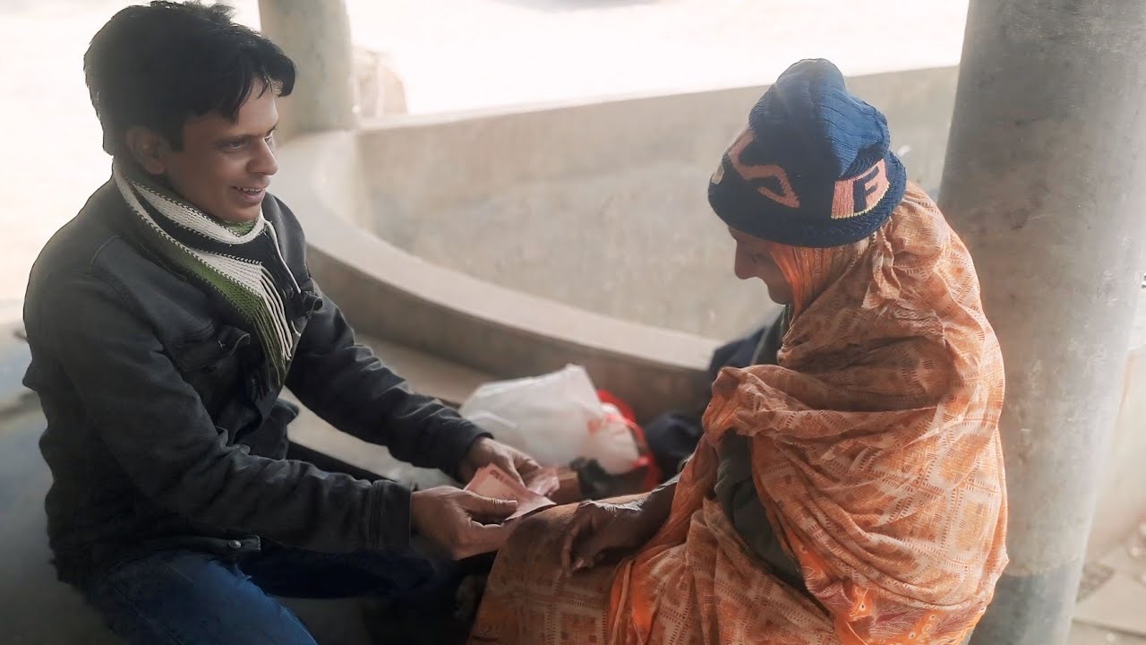 যে হাতে পেসাব পায়খানা পরিস্কার সেই হাতে খাবার খাওয়া এযে কি কষ্ট