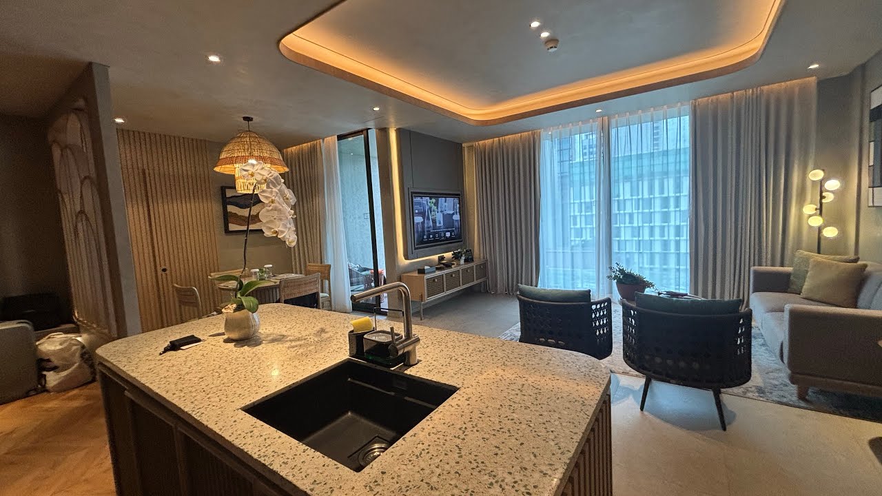 MUST STAY HOTEL!! LOOKS VILLA SERVICE HOTEL! GIMANA GA PERFECT ??! 