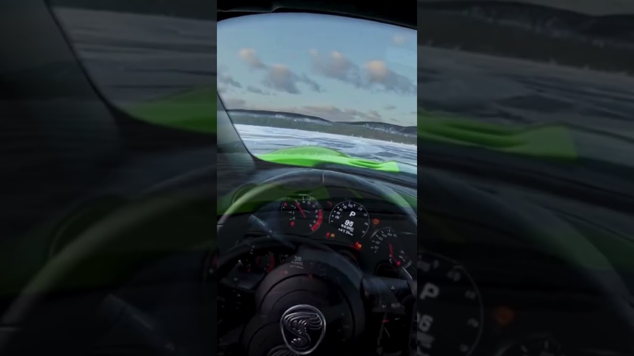 645 л.с. на Dodge Viper, застывшем на замерзшем озере (вид от первого лица) 🐍 