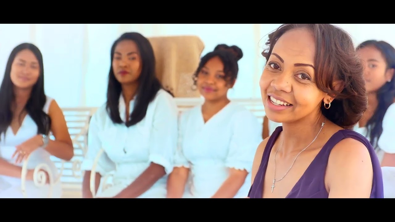 NANAFATRA AHY JESOA  - LA POLIFONICA