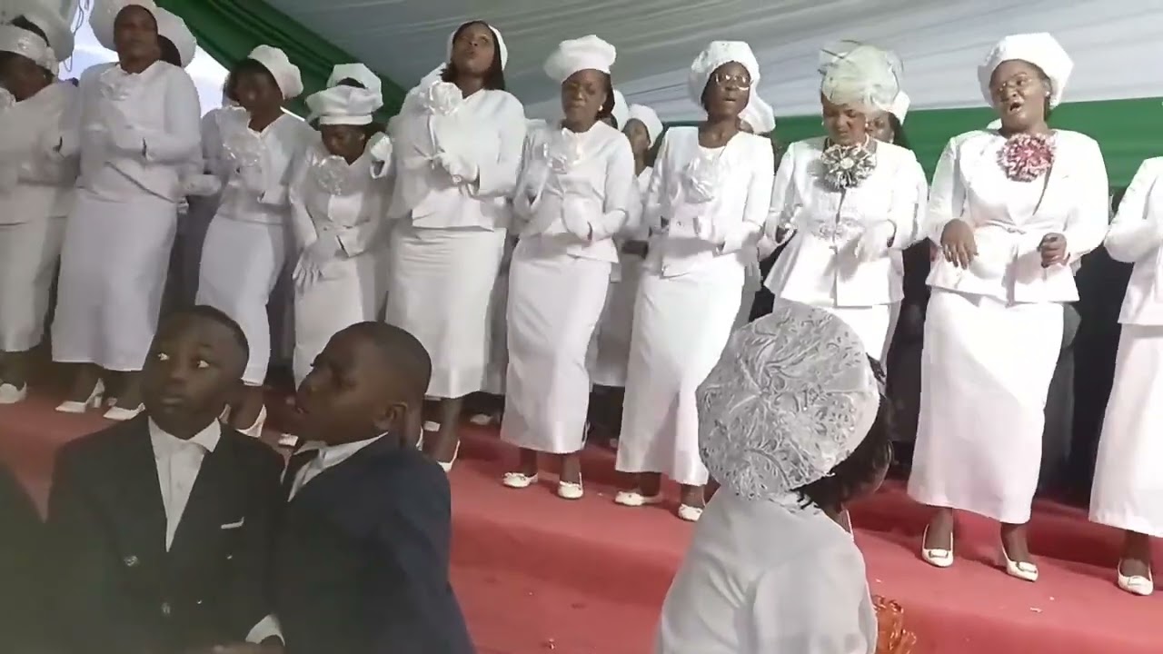 JUVENTUDE GERAL DO APÓSTOLO MAPUTO PROVÍNCIA PARTE 4_ CRISMA DA COMUNIDADE BOUQUISO E CHIBOENE 
