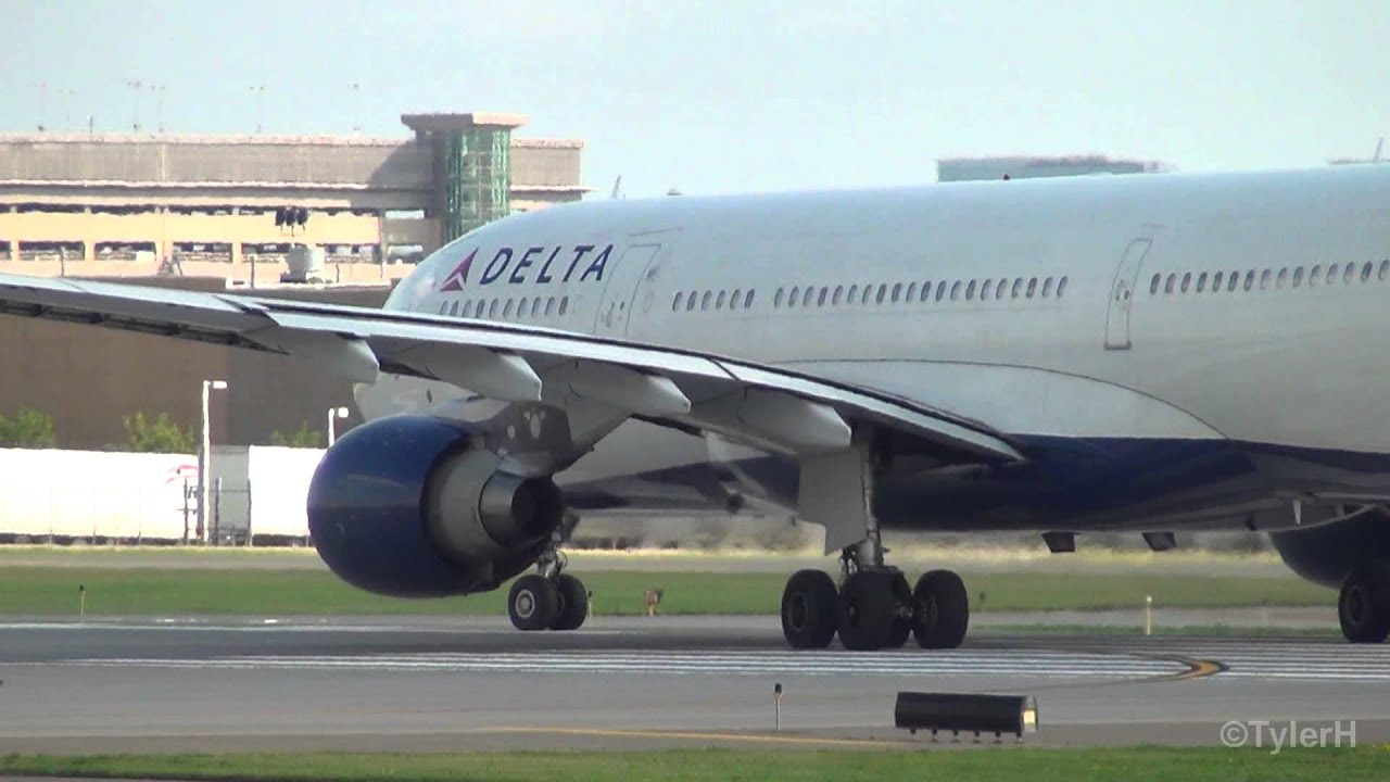 Delta Air Lines A330-223 Rolling Takeoff HD | Minneapolis International