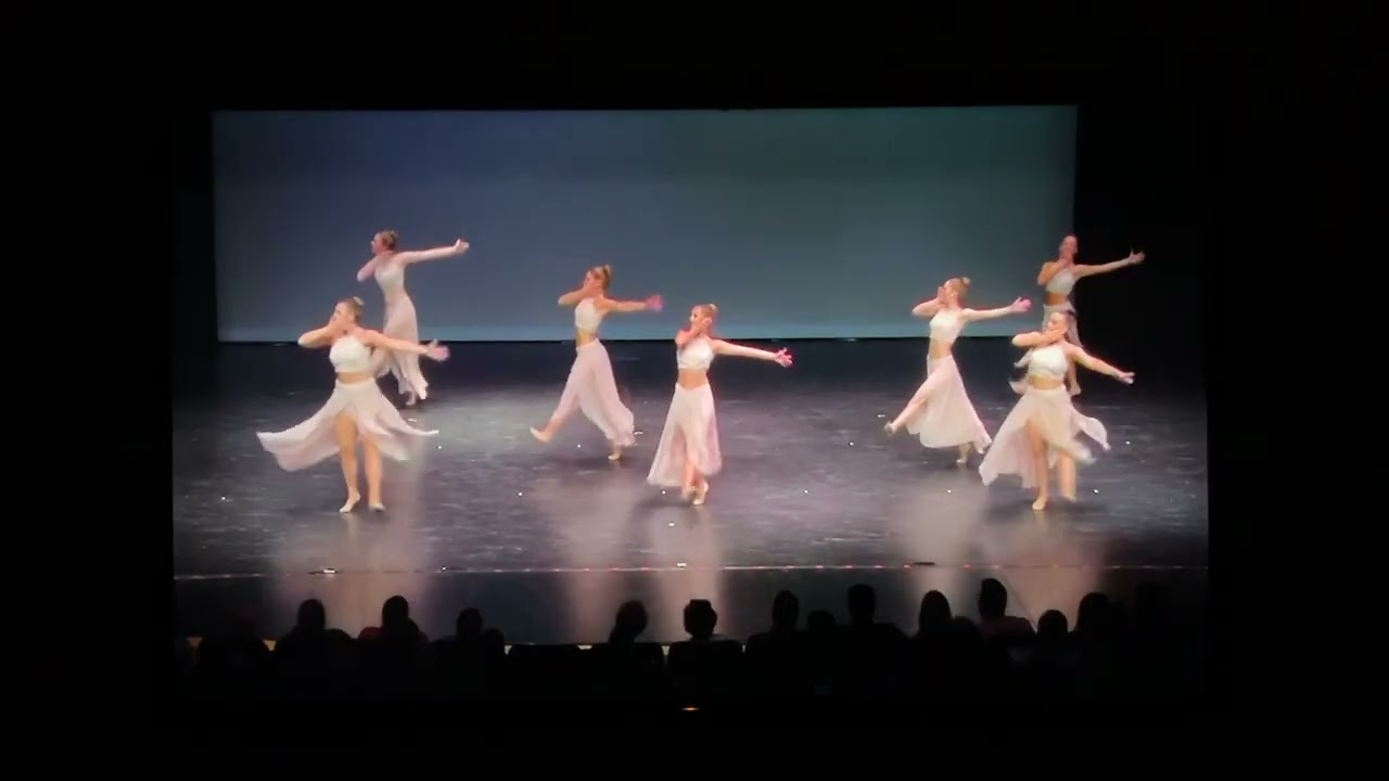 “I can’t take my eyes off of you” (2016)