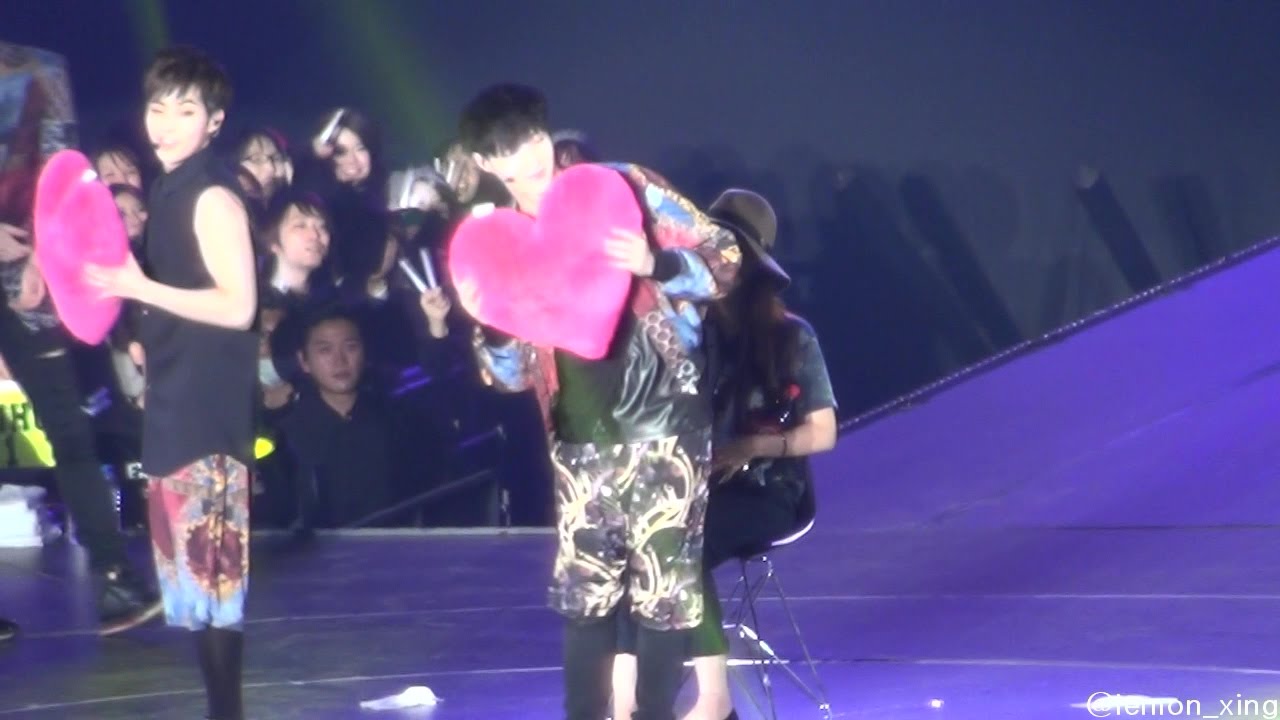 141112 EXO PLANET FUKUOKA - XOXO Lay focus