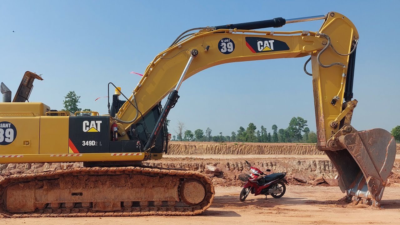 คันใหญ่จังเจ้าแมวยักษ์ แค่จอดนิ่งๆยังหล่อ CAT 349D2L#excavator #catterpillar