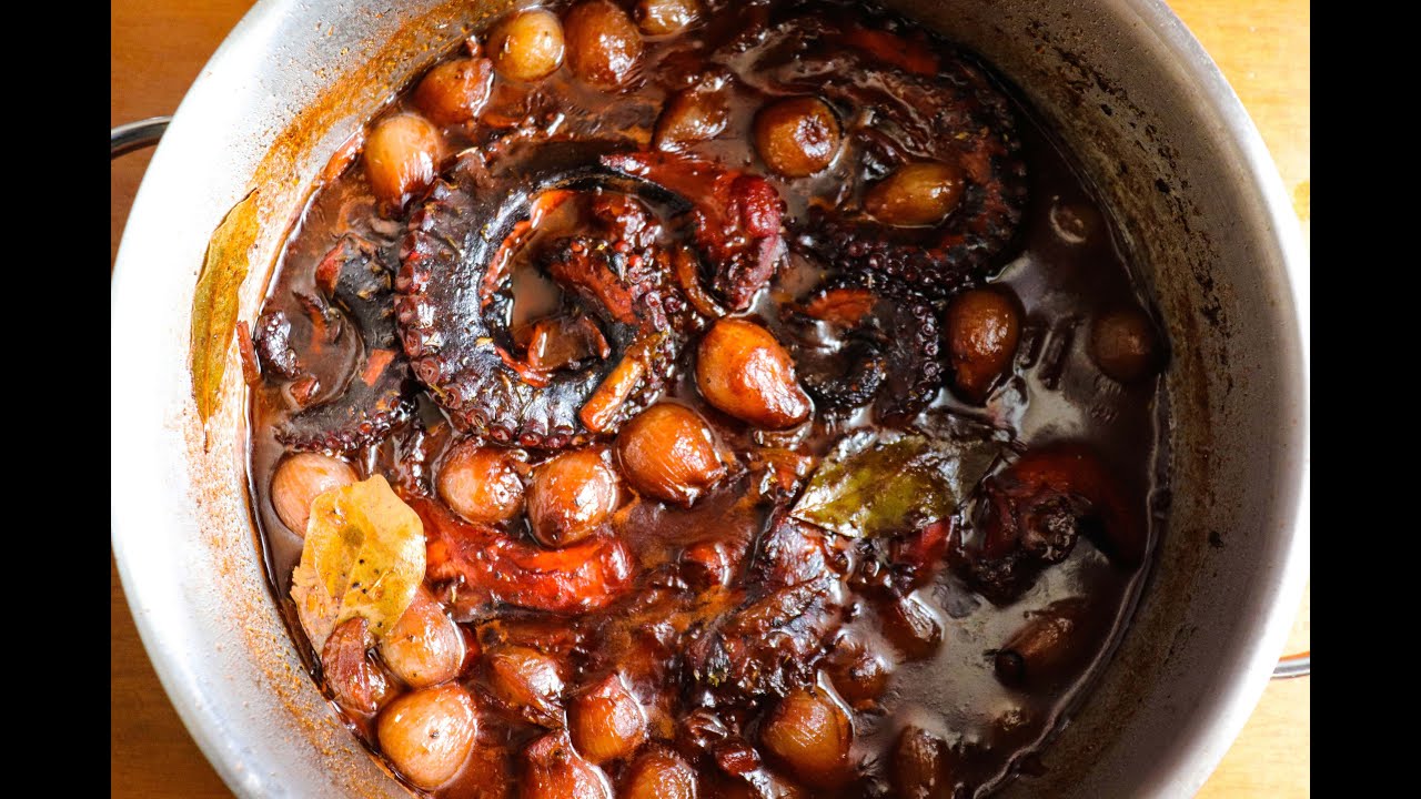Greek Octopus and Onion Stew Octopus stifado - Χταπόδι Στιφάδο