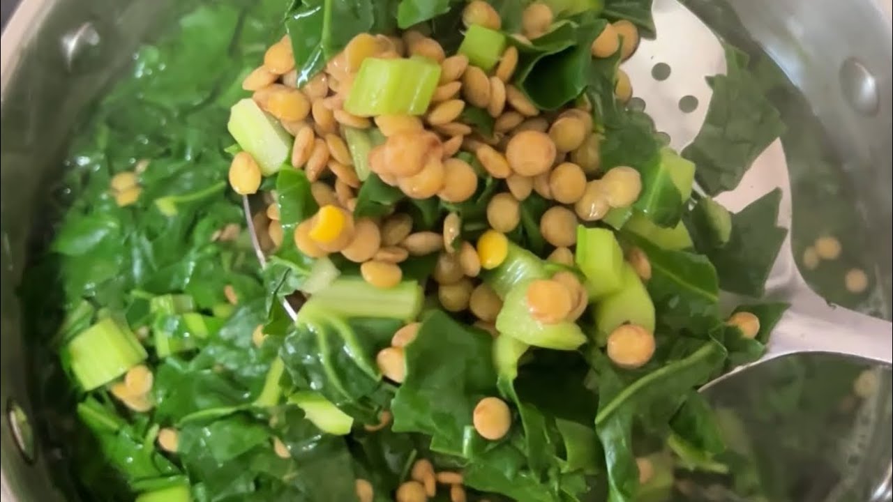 شوربة السلق مع العدس