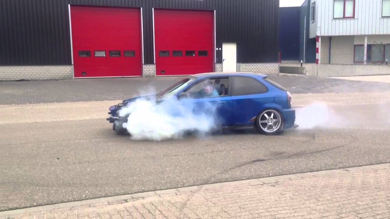 Honda Civic burnout