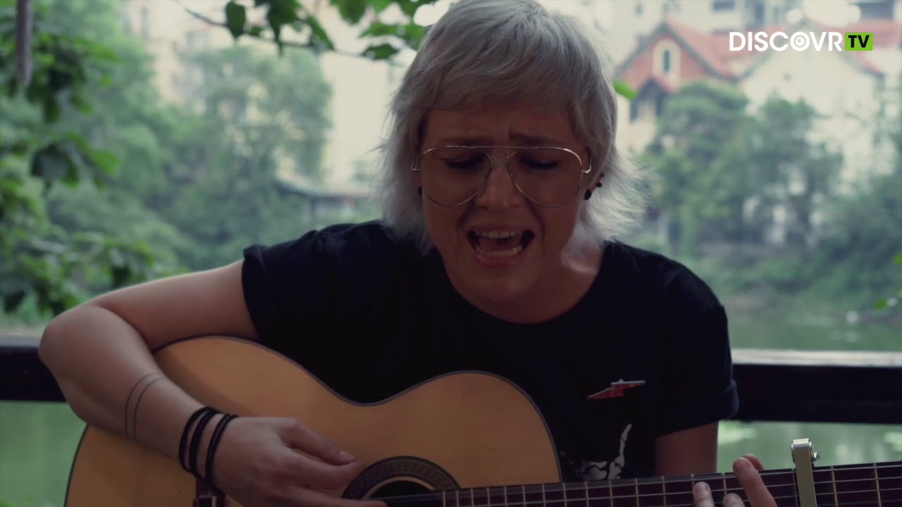 Marike Kotze - Sweet Dreams | DiscovrTV Hanoi