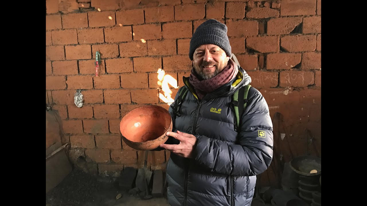 Nepal - Besuch in den Klangschalen Werkstätten Kathmandus.