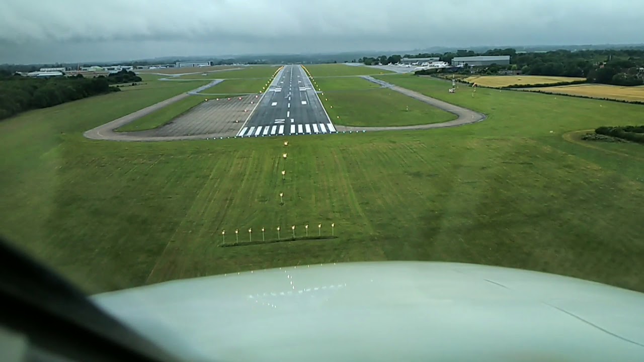 IFR Approach into London Biggin Hill (EGKB) - ILS to Runway 21