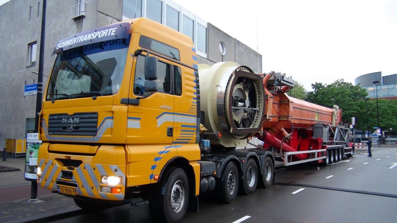 Kermis Tilburg 2015 Transport en opbouw deel 4