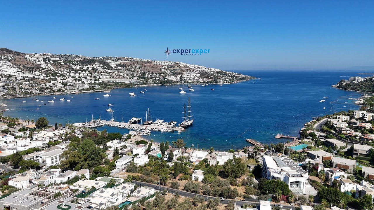 Bodrum Gündoğan Merkezde Site İçi Deniz Manzaralı Satılık Villa