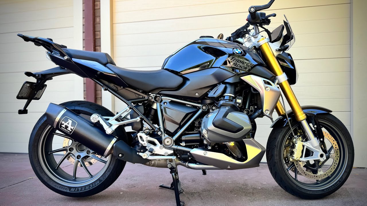 2023 BMW R1250R Triple Black + Arrow Exhaust & SW Motech Bag Mini-Review!