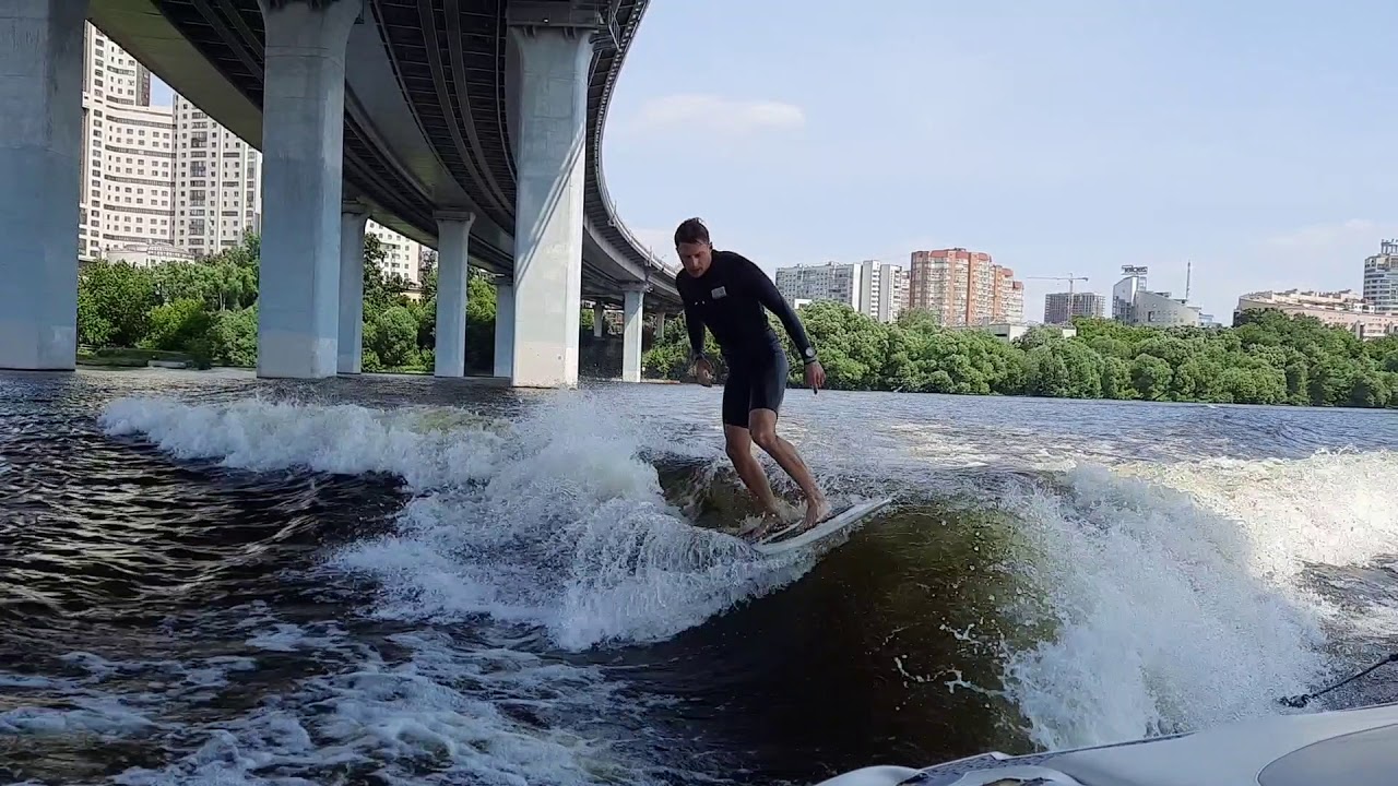 Wakesurf tricks - Switch riding back side Relaxica surf