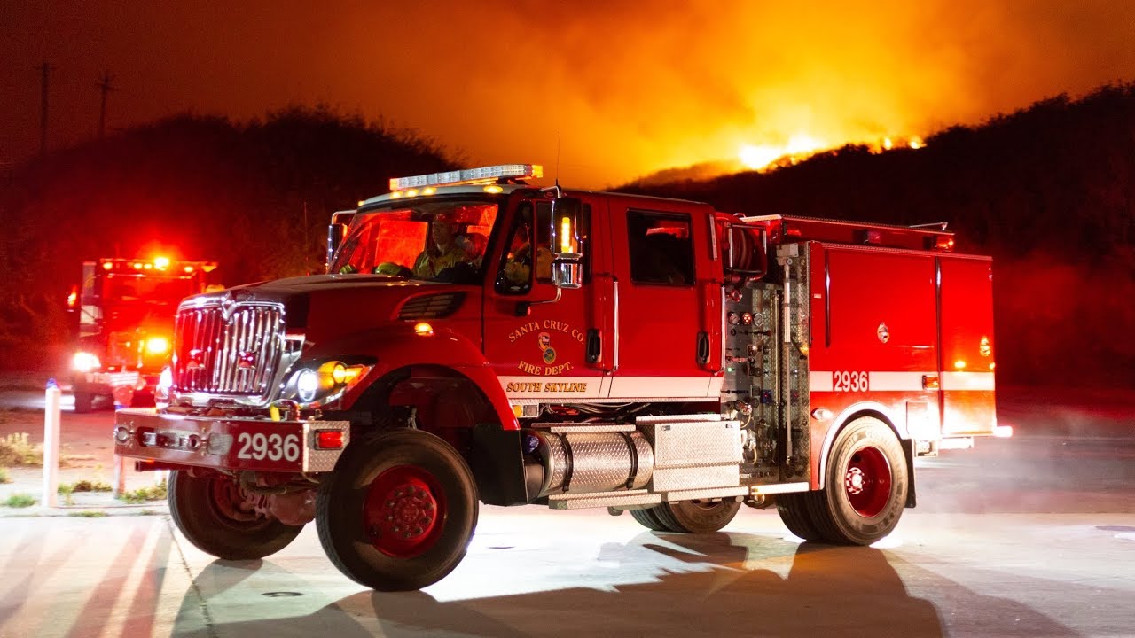 Big Wildfire Heads for Gas Station! Fire Engines Responding & On Scene (Cabrillo Fire)