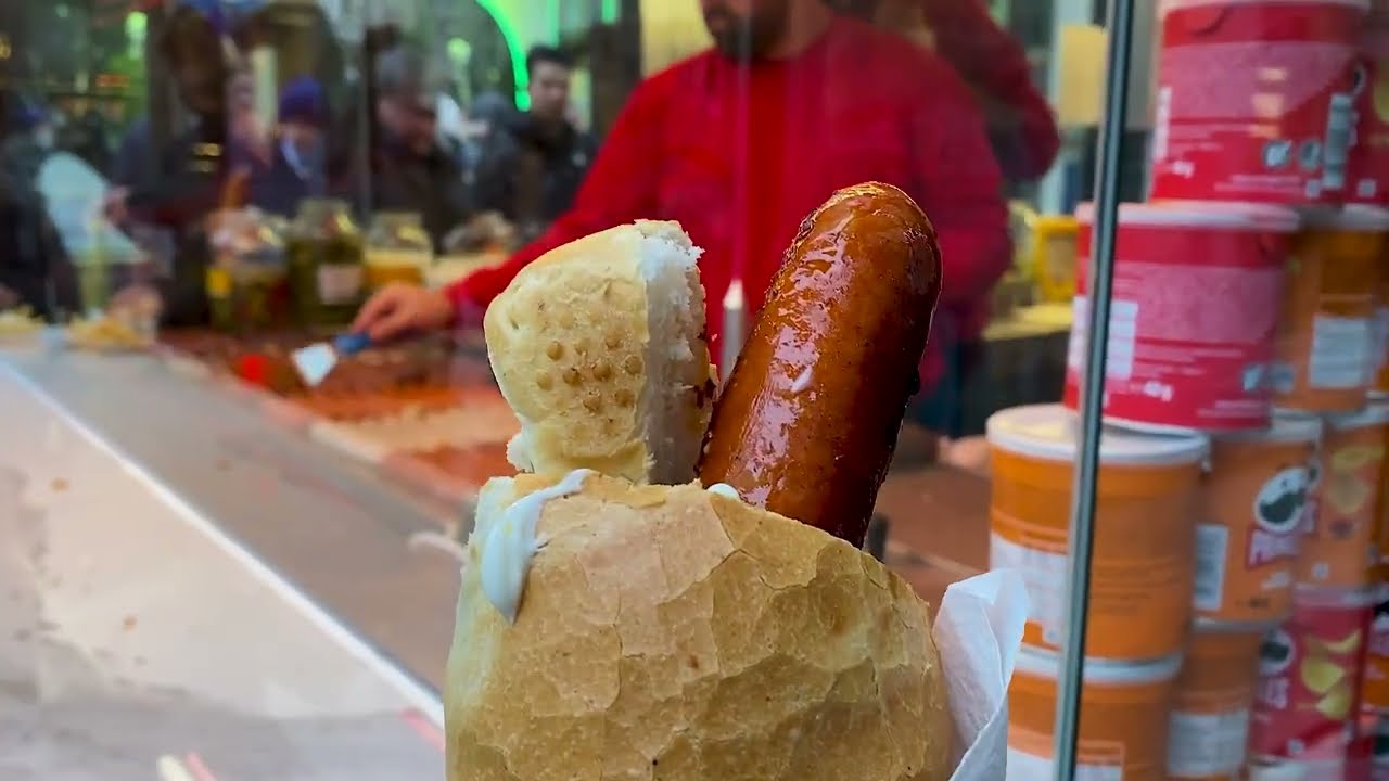 Street food in Vienna. How to cook delicious Viennese sausages!