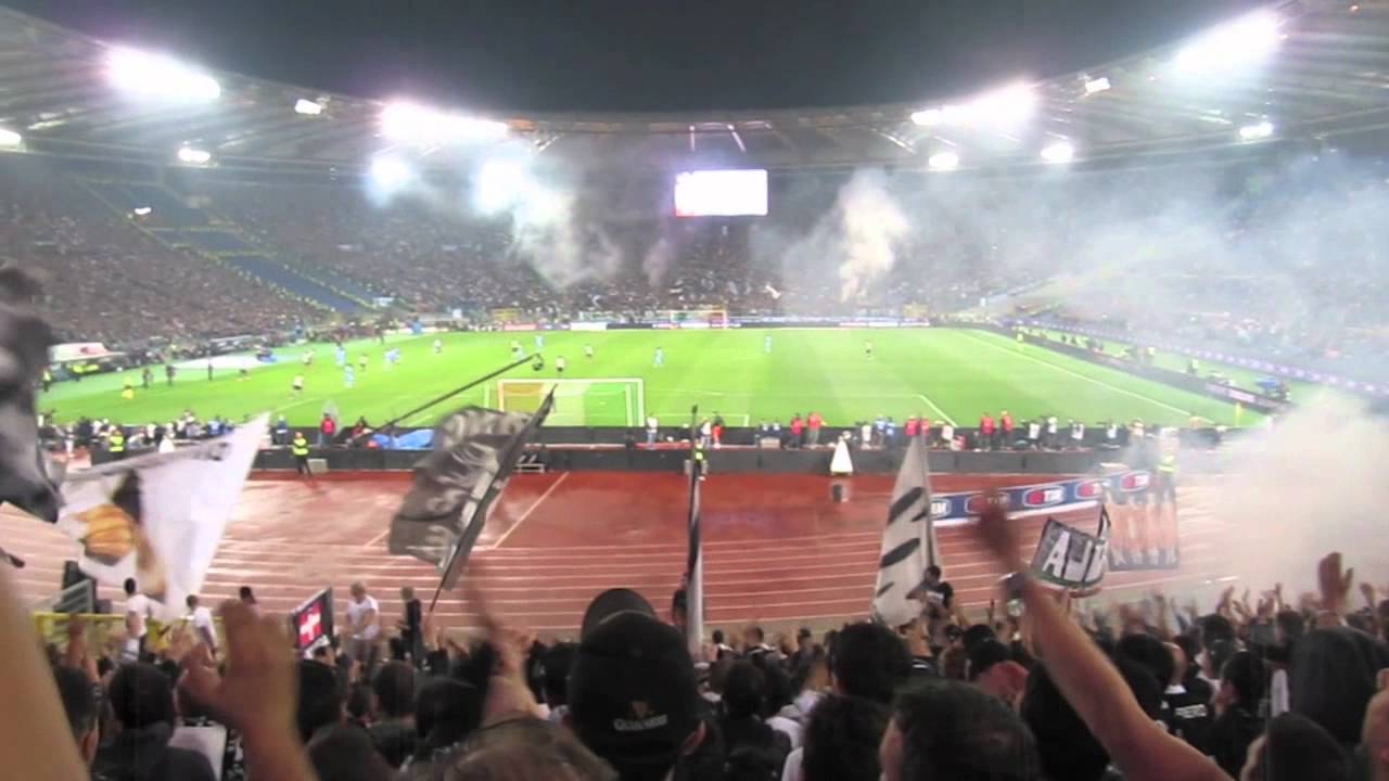 Juventus vs Napoli coppa Italia  Curva sud stadio olimpico di Roma 20/05/2012