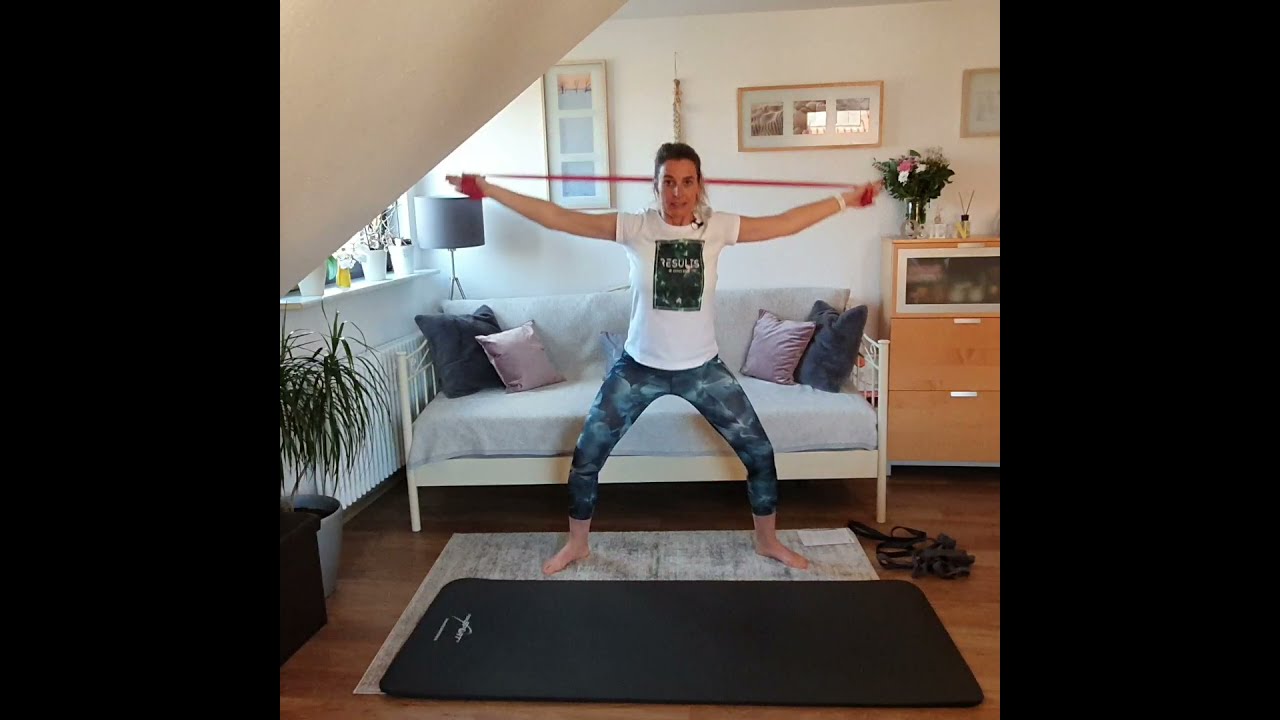 Kraft für Rücken/Arme/Bauch mit dem Theraband im Stehen💪