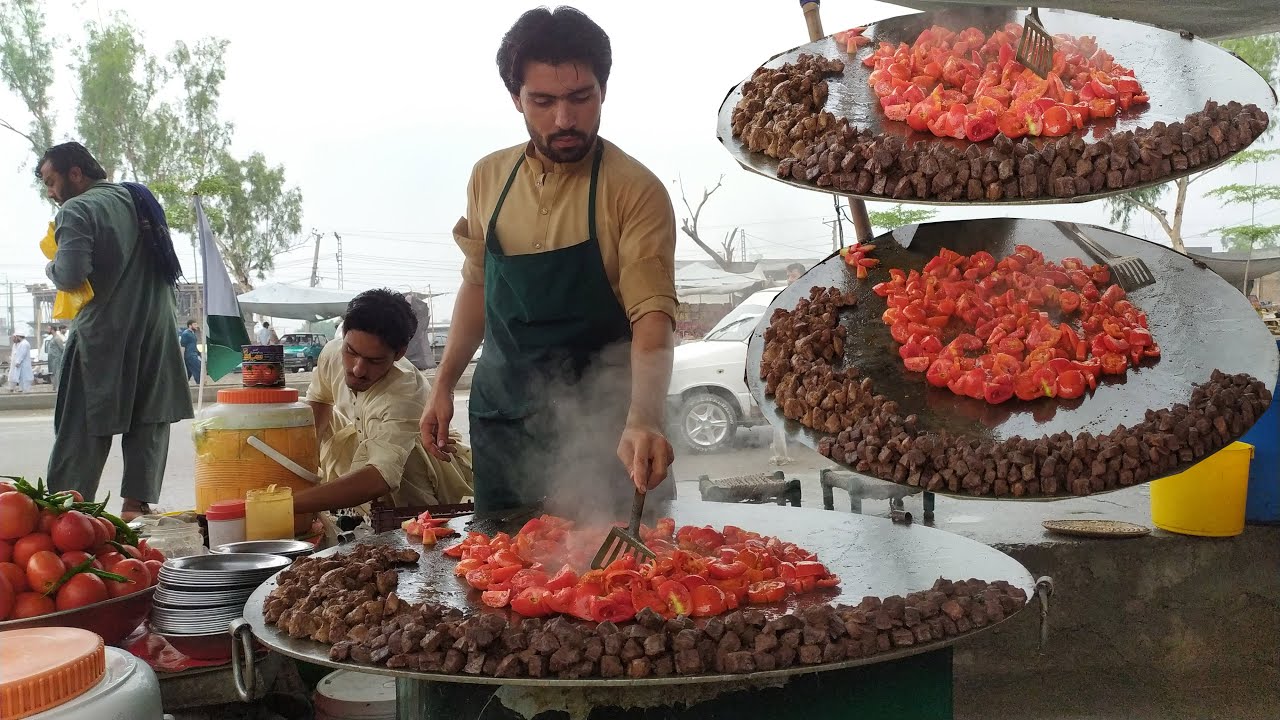BIG Tawa Kaleji recipe in Peshawar | SPICY LIVER TAWA | Road Side Evening Liver Recipe Cooking