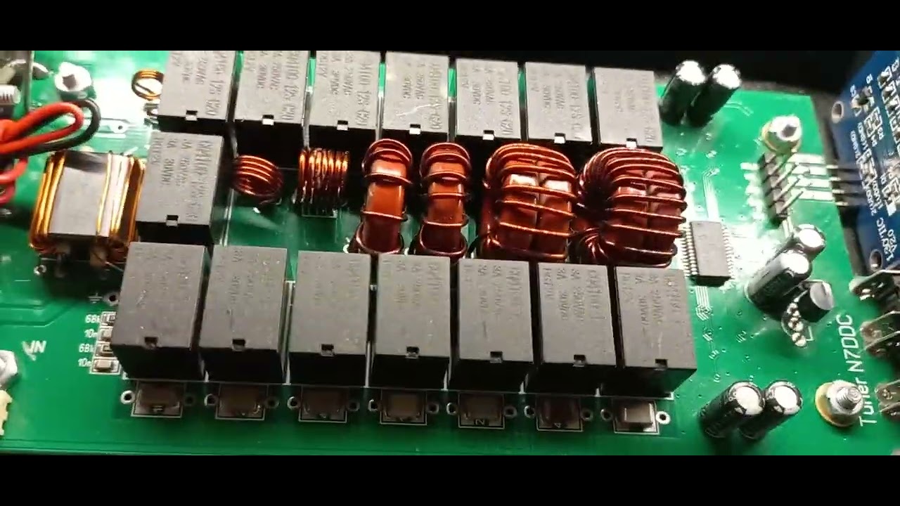 Acoplador ATU 100 funcionando a partir de 1 vatio de potencia.