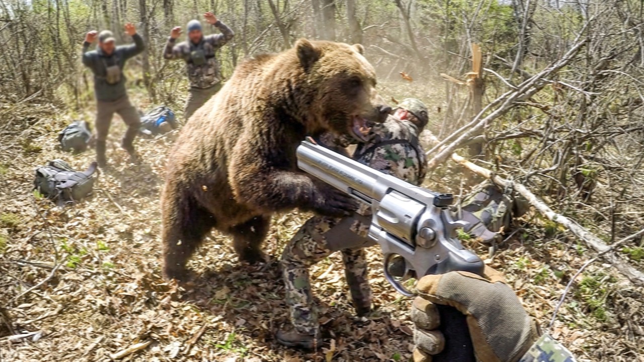 This Legendary Weapon Unleashed Pure FURY on 1000 Pound Grizzly Bear!