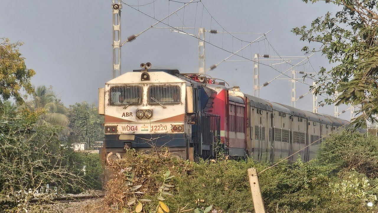 Offlink #12220 ABR WDG 4 OG cab + dead 22344 VTA WAP4 With #19270 Motihari Express