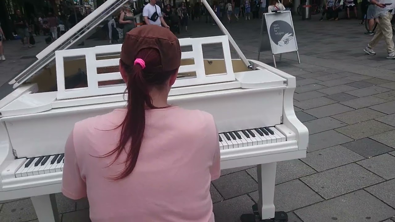 Open Piano  Mariahilfer Straße 😎