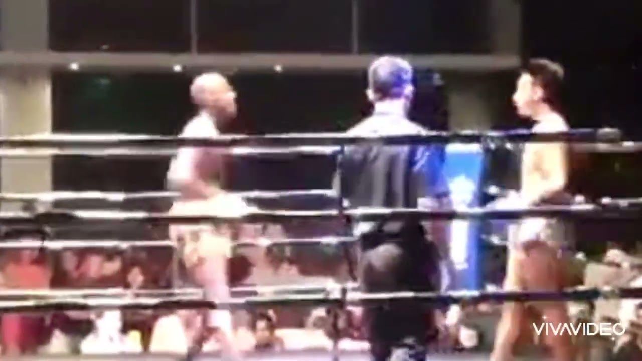 Old random fight in Thailand 