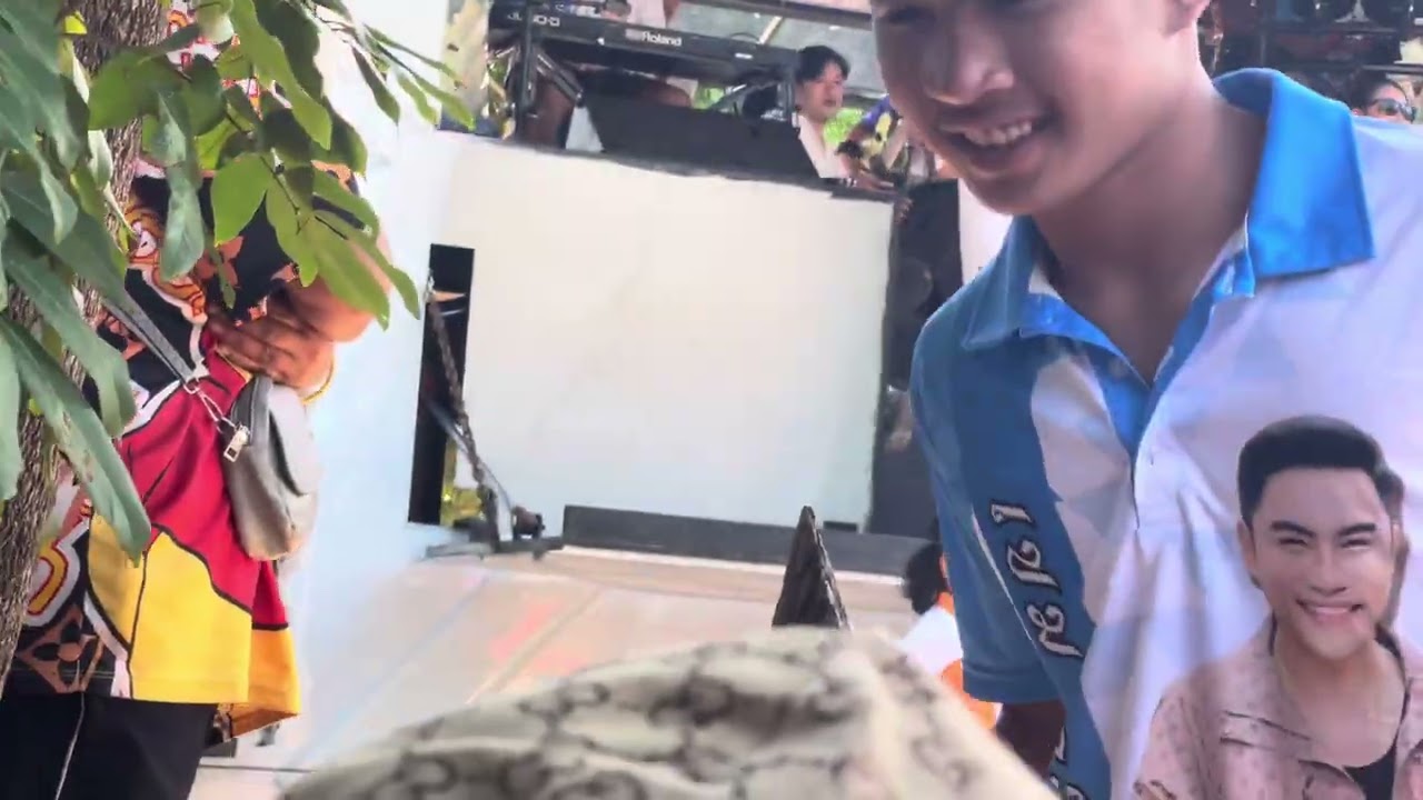 เปิดรถแห่เจริญศิลป์ เขมกมลชัย ณ.บ้านหนองเลิงคำ อ.เลิงนกทา จ.ยโสธร จ้า