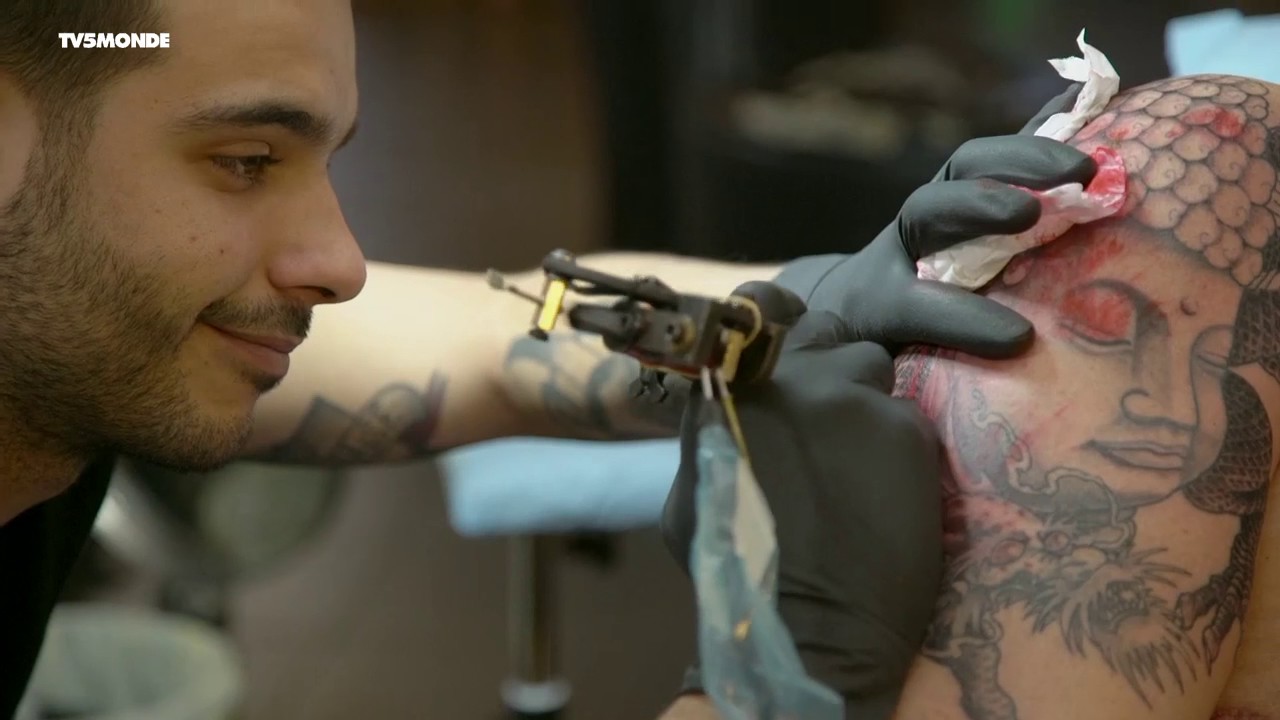 Intégrale #versionfrançaise :  Tin-Tin, tatoueur