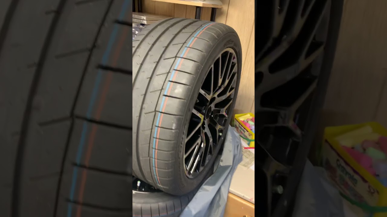 275 35 R19 on 19x9 wheel