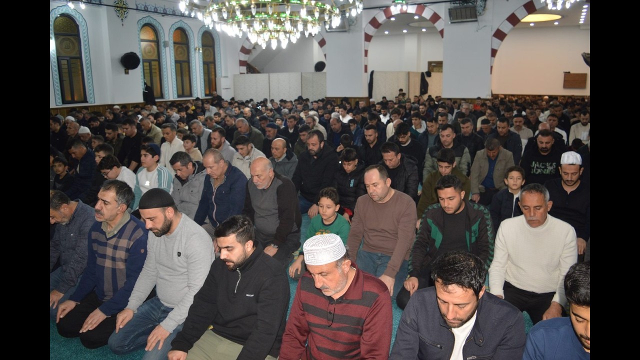 Siirt’te Kadir Gecesi’nde camiler doldu taştı