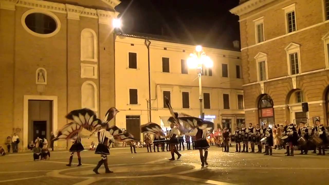 8 giugno 2013 - Ali Al Vento - 3. Sbandieratori e Musici Città di Gualdo Tadino.