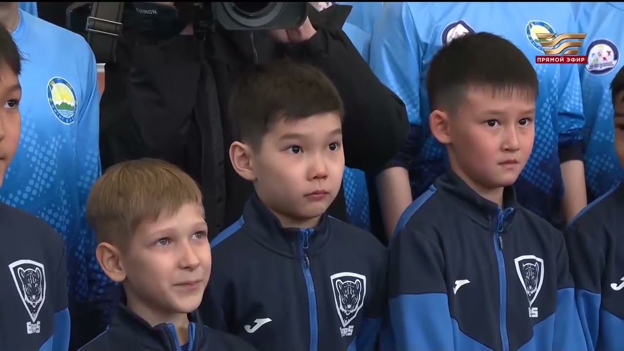 Школьник попросил Касым-Жомарта Токаева построить в Усть-Каменогорске крытый футбольный стадион