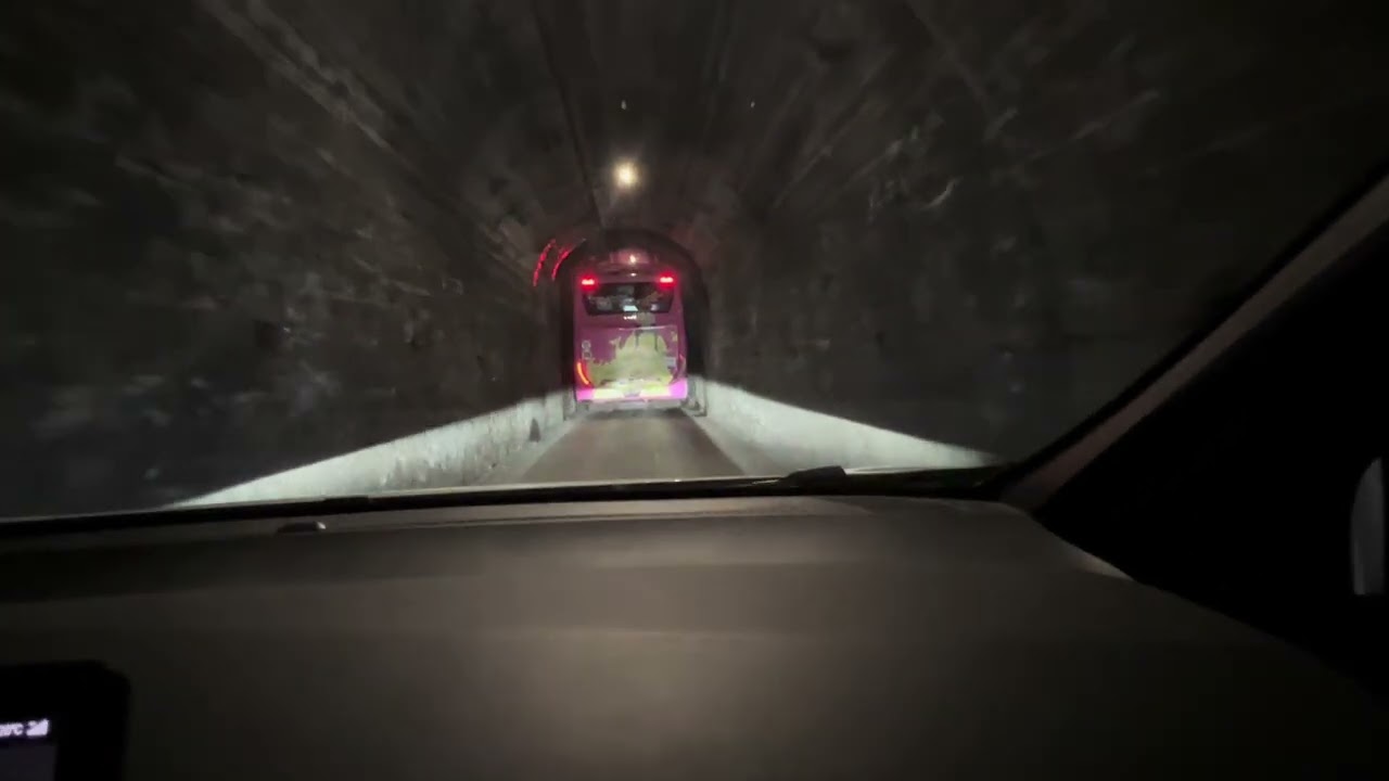 Autocar tunnel cilaos